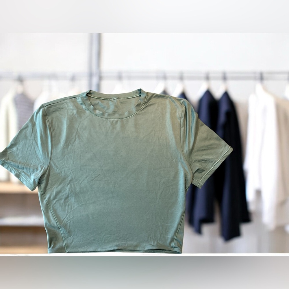 Lululemon Swiftly Tech Cropped Olive Short-Sleeve Shirt. See measurements
